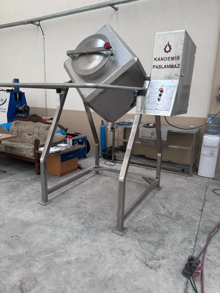 700 Liter Würfel-Pulvermischer KP-KTK 700